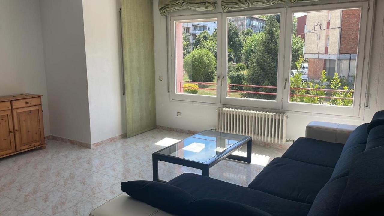 Apto. Grande, Luminoso Y Centrico Apartment Olot Ngoại thất bức ảnh